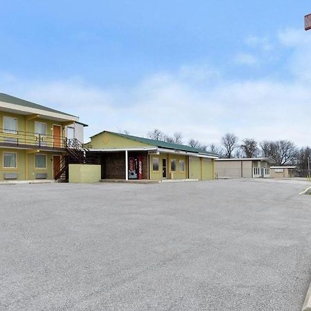 American Inn Princeton Екстериор снимка