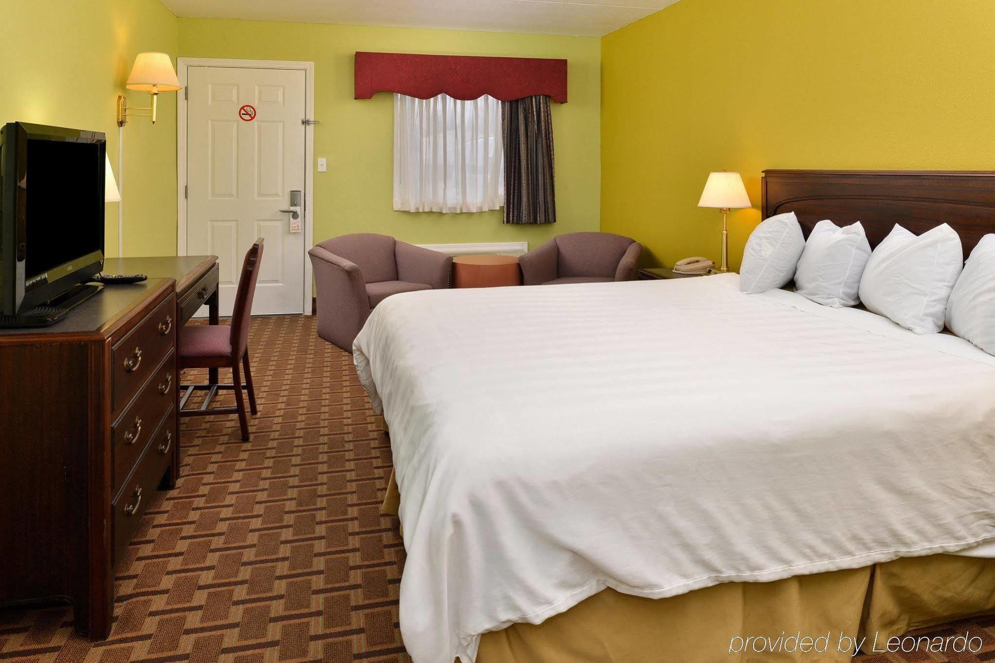 American Inn Princeton Екстериор снимка