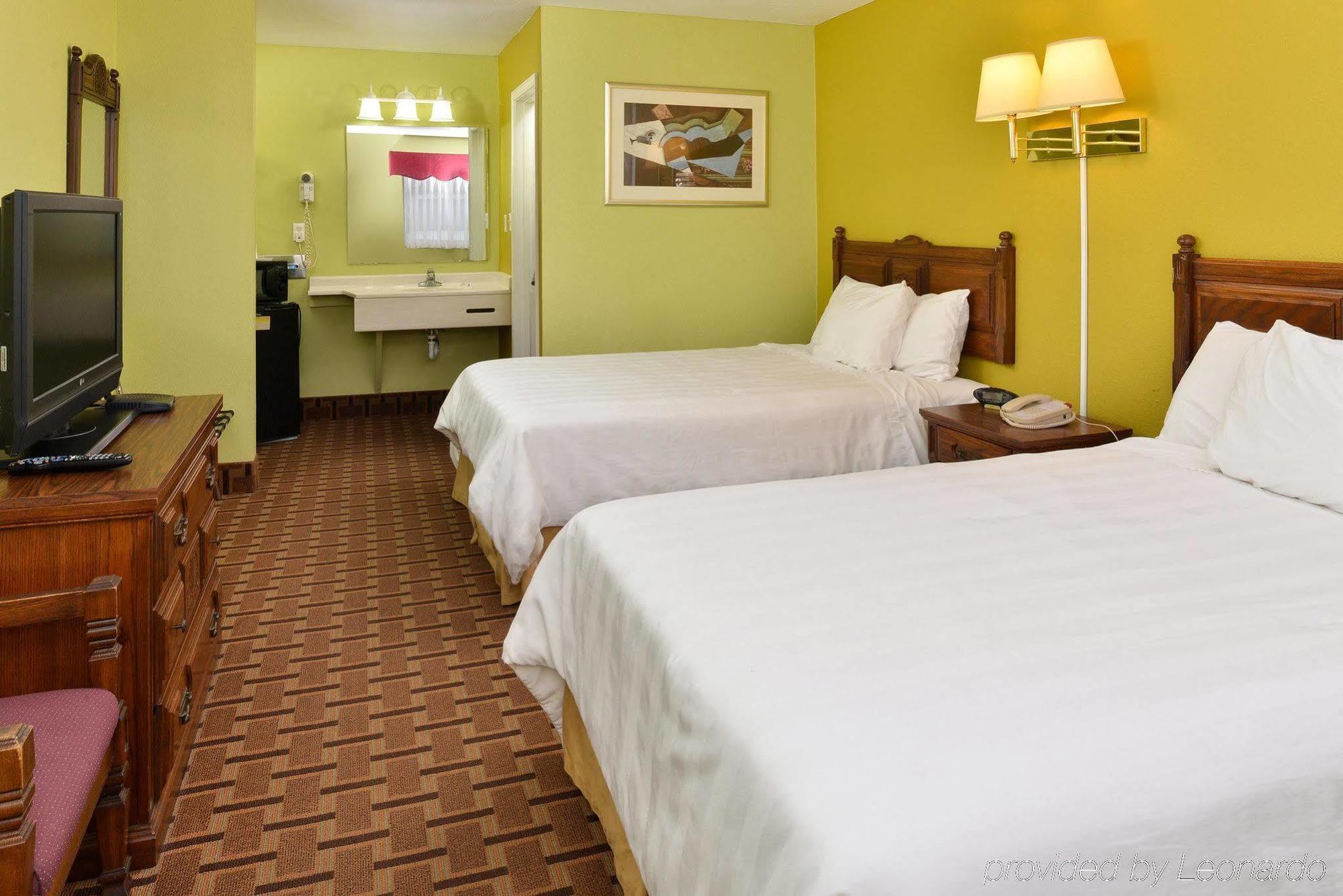 American Inn Princeton Екстериор снимка